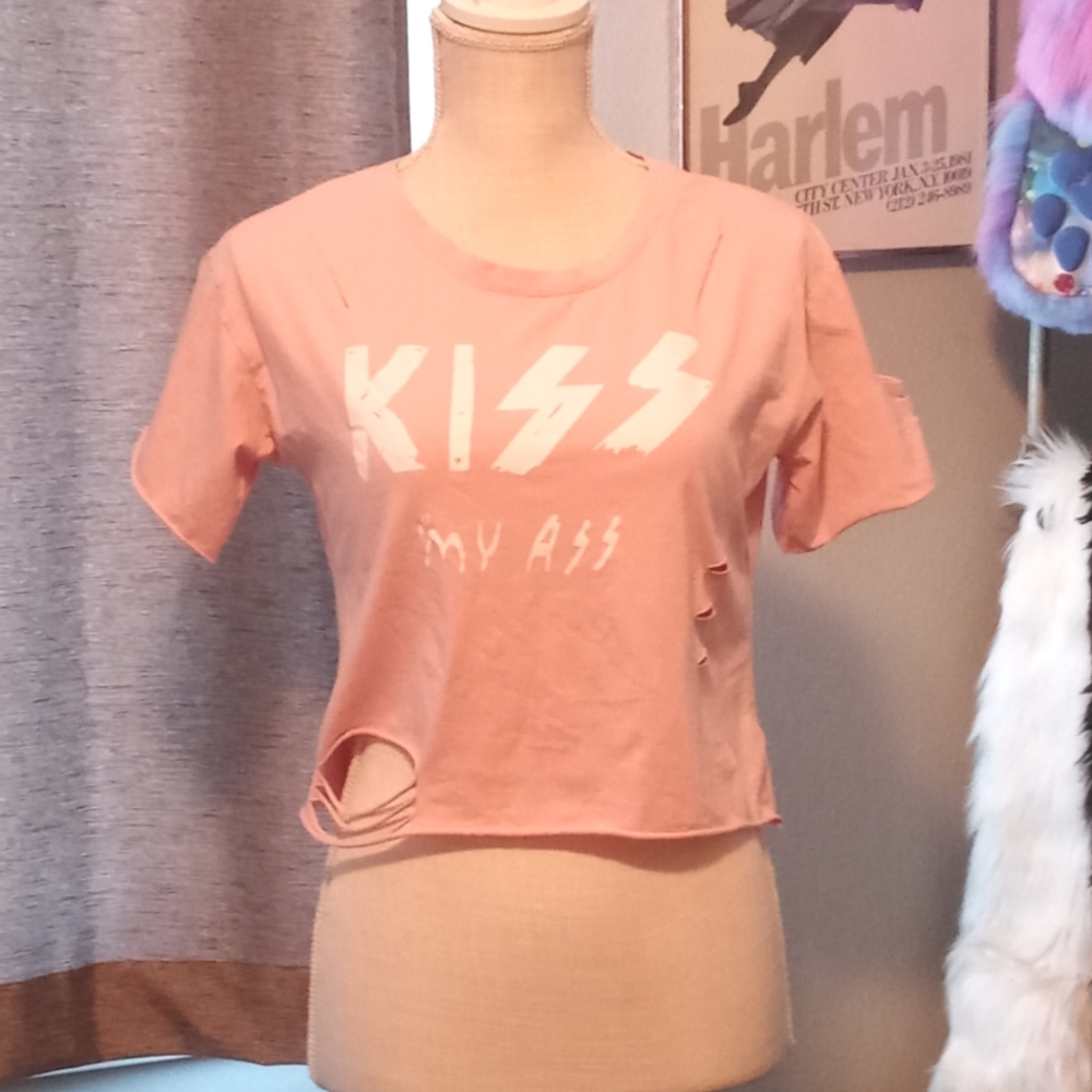 Kiss Vibe Pink Crop Tee New